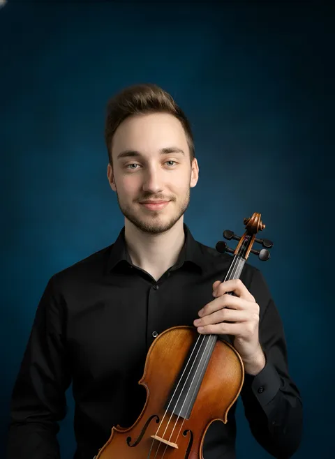 Niclas Wächter — Musiklehrer für Akkordeon und Violine